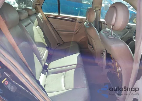 2003 Mercedes-Benz C 240 z USA, uszkodzony, nr VIN WDBRH61J23F344584